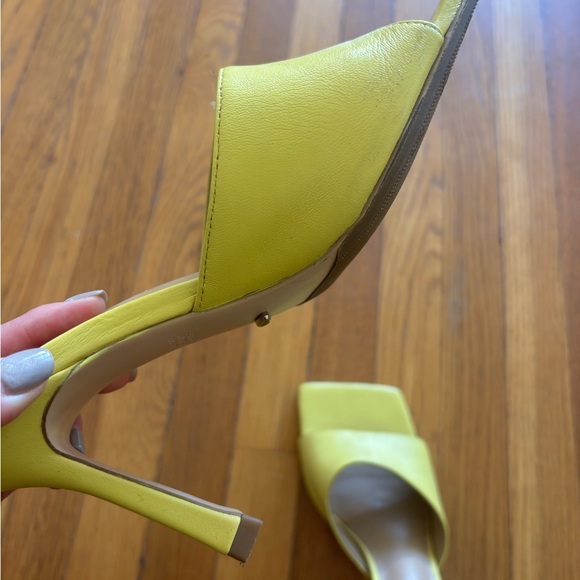 Tony Bianco Solid Yellow Leather Open Toe Slip On Pedestal High Heels Size 7 - Picture 2 of 3
